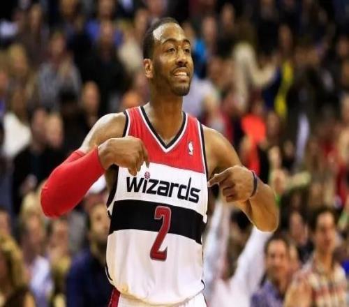 官方：奇才将于月底对雄鹿一战中致敬沃尔，但未提及退役球衣