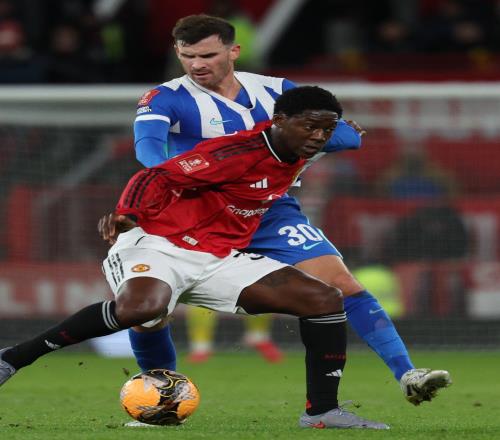 高情商的说法是专注联赛，低情商是一顿王八拳没打过布莱顿