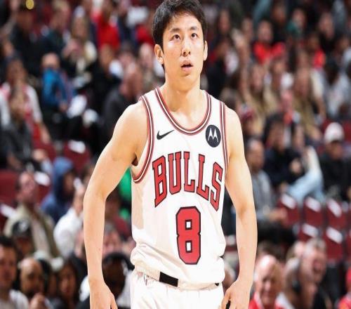 公牛用双向合同签回日本后场球星，他们裁掉了前快船后场新星