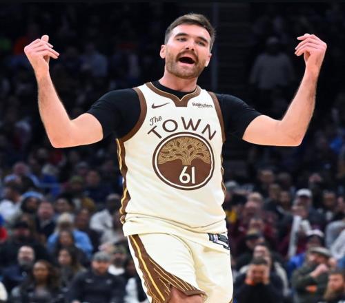 离谱，棍网球乔丹跑去打篮球还是一份双向合约