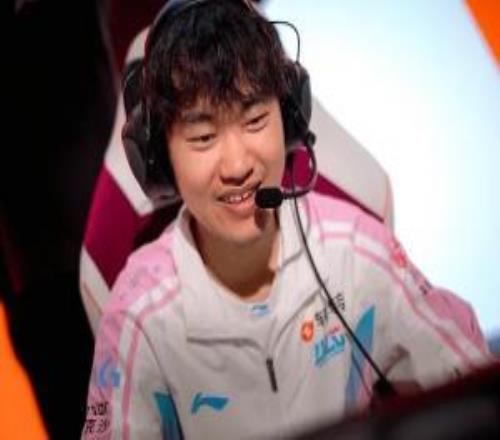 快去打chovy！左手Knight今年也不一样阿卡丽超神屠杀