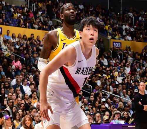 随着火箭首胜，开拓者大胜湖人，NBA西部最新排名：马刺4连胜领跑