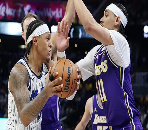 简直是被湖人各种打爆！魔术绝对核心的表现又开始毒瘤化了