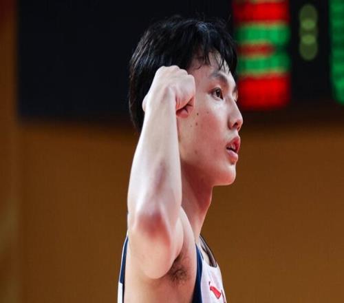 八连胜仍联盟第一！萨林杰25+13广东大胜天津徐杰8+6胡明轩13中3