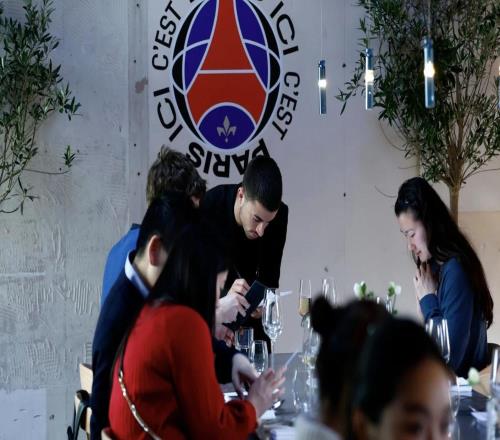 电讯报：大巴黎希望成为新一代球迷的“第二主队”