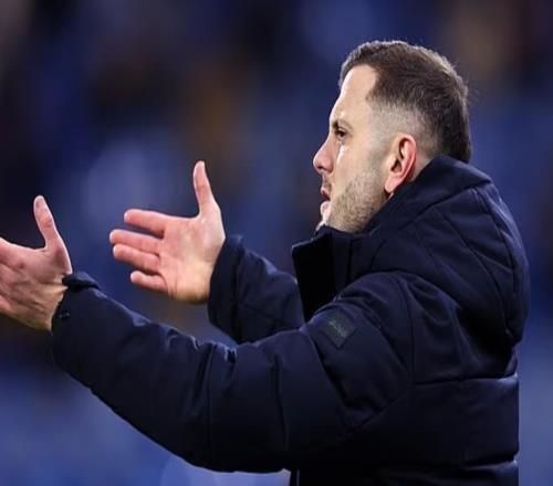 卢顿推出2026年球队日历，但上面印的12个球员5个都已不在阵中