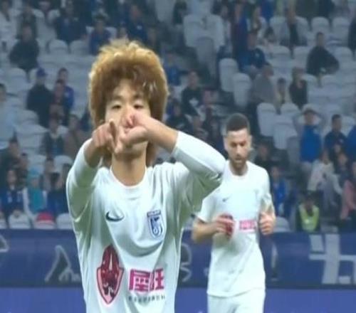 媒体人：申花想买吕焯毅英博不卖，英博想租谢鹏飞申花不租