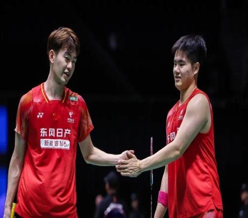 新加坡公开赛：国羽男单无缘八强，两对女双率先晋级半决赛