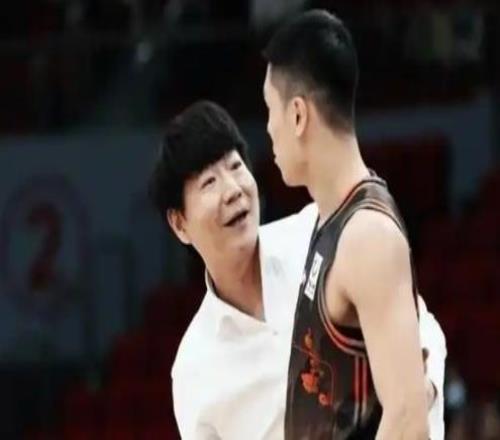 山东男篮胜吉林惊现两点：邱彪不再锻炼于德豪，桐林命中率百分百