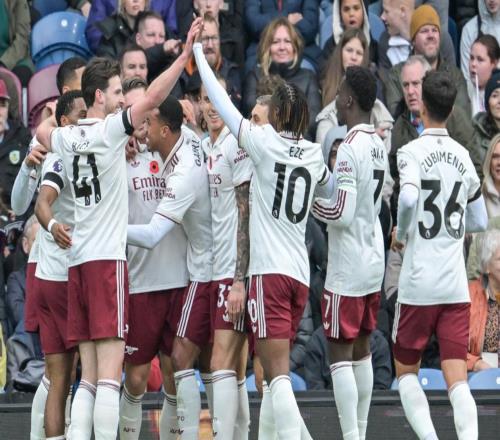 英超夺冠最大热门诞生：25分领跑，9连胜，连续7场零封