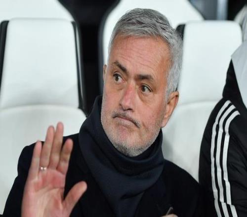 穆里尼奥：今天我们替补席上都是小孩，但我仍为球队表现自豪