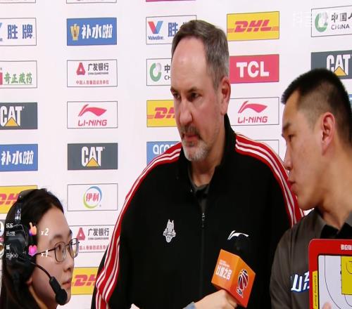 不是陈林坚，不是珀赛尔，山东助教表扬一人：表现非常好，帮助大