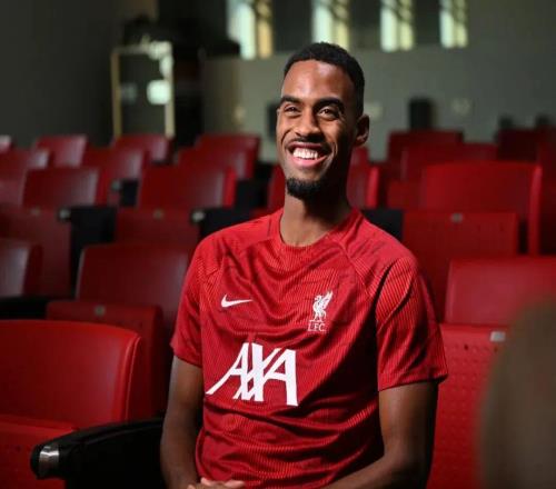 23岁身价上亿！斯洛特用对一人盘活利物浦，英超争冠只差一步