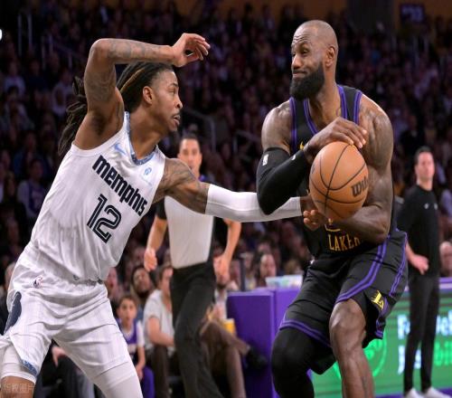 亚历山大三节30+7无缘今日最佳球员！因为詹姆斯31+9+6成历史首人