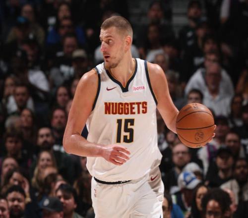 Shams：约基奇最后在更衣室找到了自己的内裤