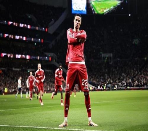 埃基蒂克：11打10并不会更容易作为前锋最好的感觉就是进球