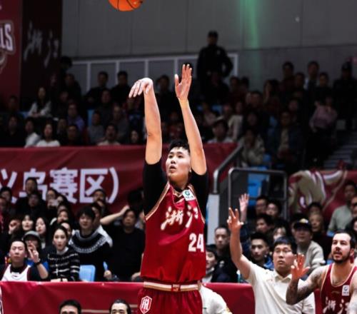 4中0！18岁国青大腿感受到职业联赛残酷，曾放话美高强度不如CBA