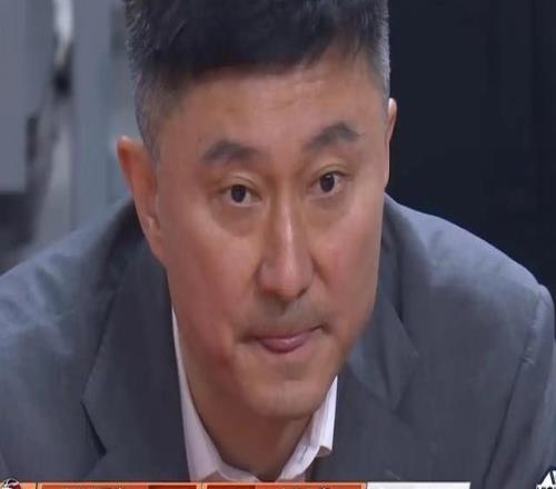 笑死了，广东全队三分球命中率还不如杨瀚森，难怪半场落后26分