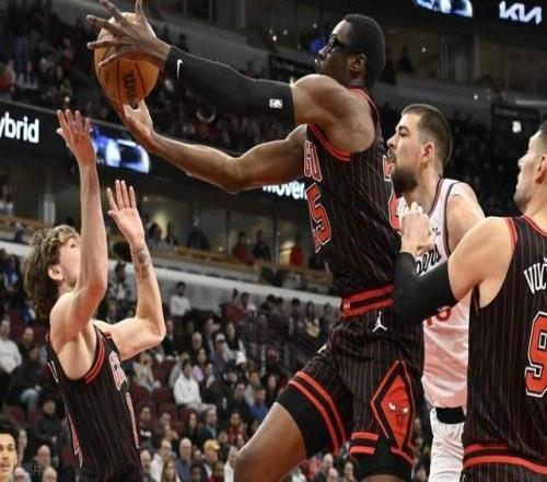 大崩盘！残阵快船单节狂输26分：全队三分13中3，哈登15中5低迷