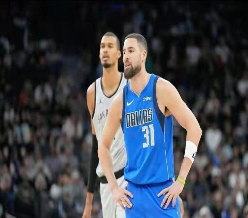 斯蒂芬卡斯尔40分12板12助NBA马刺138125独行侠