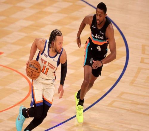 哇，文班亚马不行了，尼克斯队主场碾压马刺队，终结马刺队11连胜