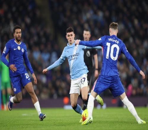 还有悬念吗曼城缩小分差的最后机会，寄托在乱成一团的红军身上