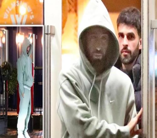 B费昨天和定位球教练C费一起喝咖啡，后者已随阿莫林离队