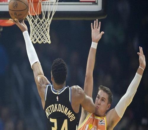 扬尼斯阿德托昆博会出战吗雄鹿对阵尼克斯NBA杯伤病报告