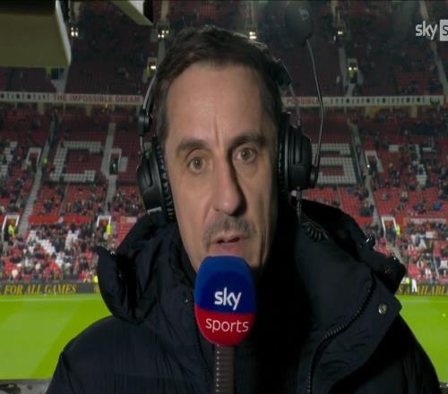 内维尔：曼联对阵狼队又回到343体系，这样安排并不合理