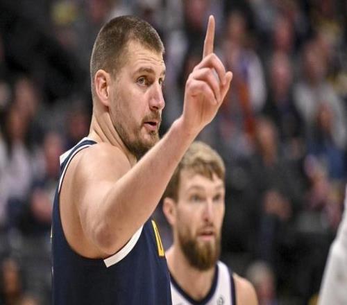 NBA进攻大战13人上双掘金胜国王