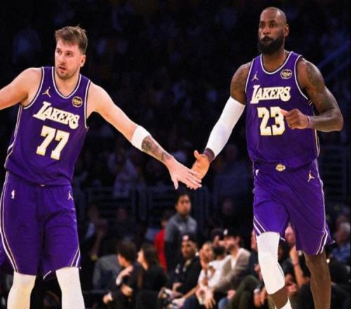 恭喜湖人！锁定8强，580万美金就在眼前，詹皇小李开启捧哏模式