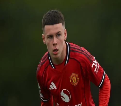 鲁尼：我喜欢曼联U16要求穿统一的球鞋，这种做法挺有意义的