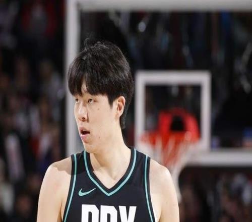 生涯新高！杨瀚森13分钟砍9+5+3进攻高效已慢慢进入NBA状态