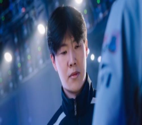 反观外媒锐评：尽管Oscarinin和TheShy早早出局，但PerfecT仍以比他们更少的阵亡次数进入总决赛