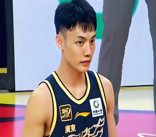 输给上海40分！揪出3大“废柴”，坑惨了广东队