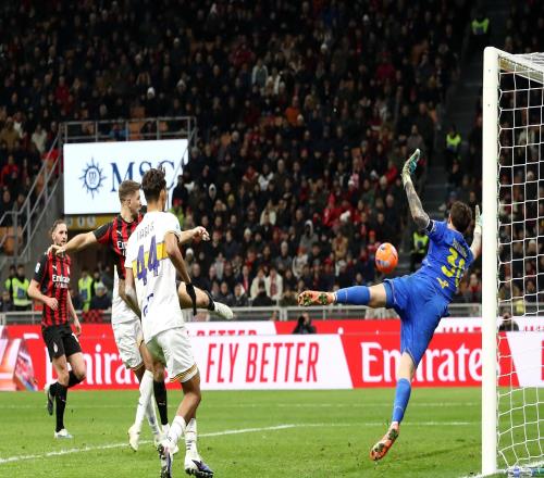 对阵莱切头球破门，菲尔克鲁格攻入米兰生涯首球