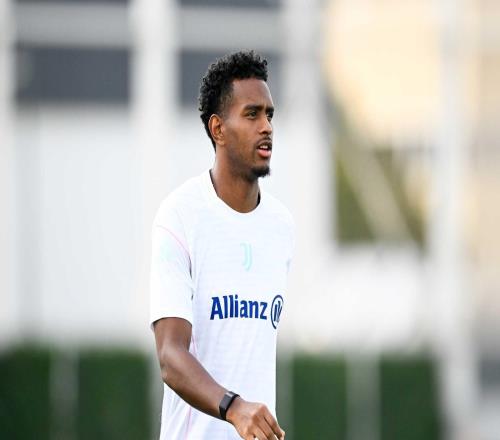 米体：卡瓦尔明日接受身体检查，尤文对其保持高度谨慎的态度