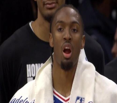 费城盗圣，马克西29分8助8断成艾弗森后队史第二人，单场8断创生涯新高