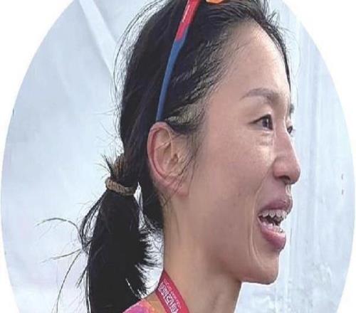 医院通报“最快女护士”涉及违规兼职、虚假调休