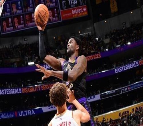 艾顿：很高兴能在主场重整旗鼓让球迷看到我们拼劲全力