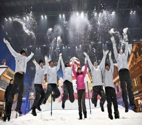 以冰雪为媒绘就残健融合新图景，上海首次举办残疾人雪上项目活动