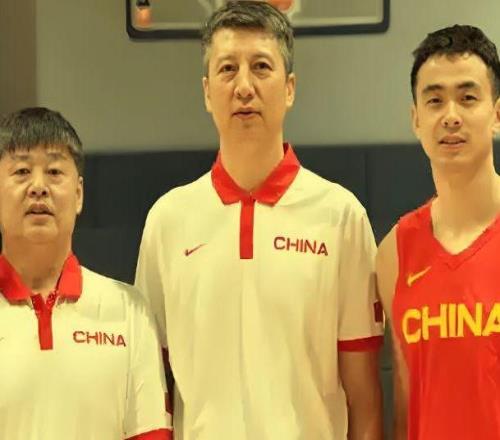 中日12人对比！中国男篮阵容更合理，日本主帅弃霍金森是烟雾弹吗