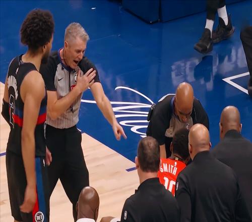 力克第1！止4连胜，火箭背靠背苦战：杜兰特孤胆英雄，申京遭痛批