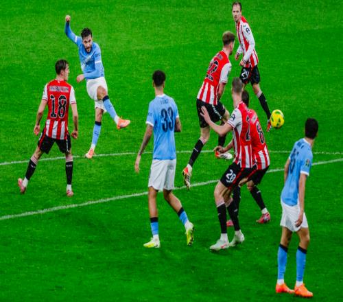 豪门狂欢夜：曼城20晋级4强皇马32惊险晋级巴黎32加冕6冠王