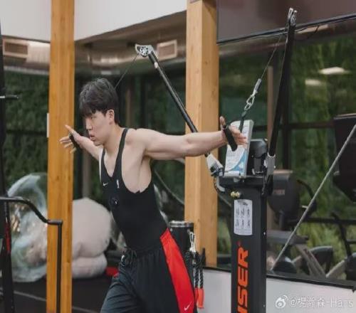 118变122！杨瀚森，牛掰！中国男篮未来第一核心