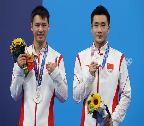 昨晚开幕式上，代表运动员宣誓的是他！