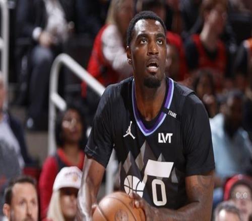 Shams：小文斯威廉姆斯遭遇左膝前十字韧带撕裂赛季报销