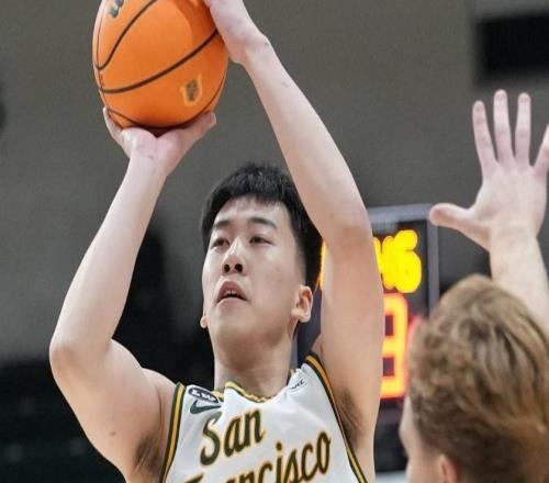 大爆发！王俊杰8中7高效19+3三分追平NCAA生涯单场第二高分