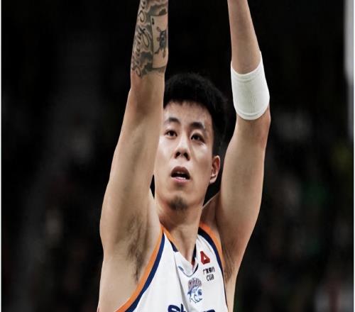 张镇麟被感动的哭了，但比赛中下手真狠，16+3打爆老东家