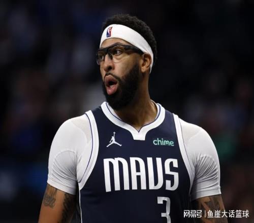 76人完胜！恩比德22分5罚，状元12+7探花23+5，湖人弃将18+2尽力